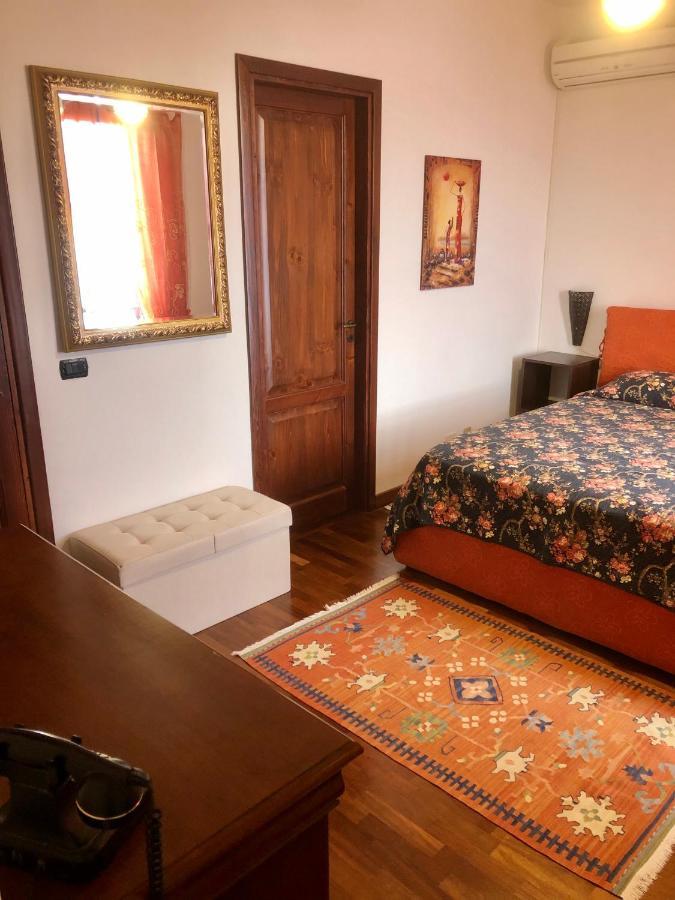 تْشيفالو B&B Roomantic & Piscina Idromassaggio المظهر الخارجي الصورة
