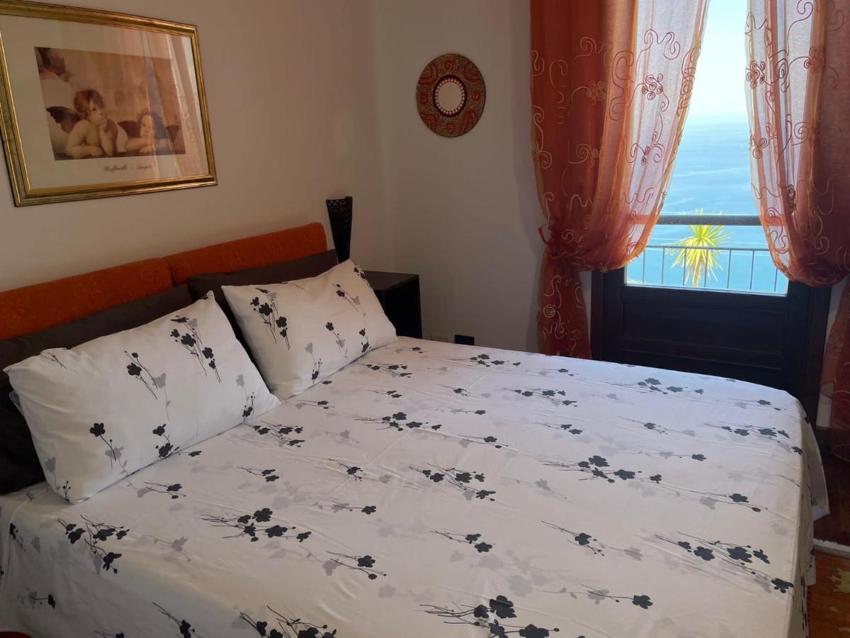 تْشيفالو B&B Roomantic & Piscina Idromassaggio المظهر الخارجي الصورة